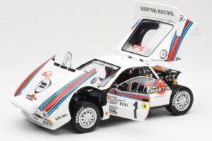 Lancia 037 Martini #1 W. Rohrl / C. Geistdorfer Winner Rally Monte Carlo 1983 ナイトバージョン Kyosho 1:18 08306A メタル - 画像 2/8