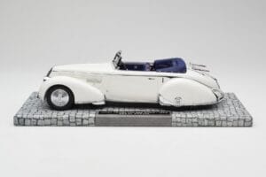 Lancia Astura Tipo 233 Corto ホワイト Minichamps 1:18 107125330 レジン - 画像 3/6
