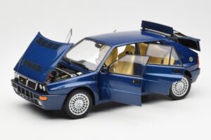 Lancia Delta HF Integrale Evo II ブルー Kyosho 1:18 08341BL メタル - 画像 2/8