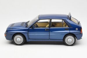 Lancia Delta HF Integrale Evo II ブルー Kyosho 1:18 08341BL メタル - 画像 4/8