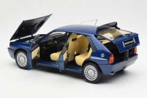 Lancia Delta HF Integrale Evo II ブルー Kyosho 1:18 08341BL メタル - 画像 5/8