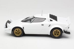 Lancia Stratos HF Stradale ホワイト Minichamps 1:18 155741700 メタル - 画像 3/6