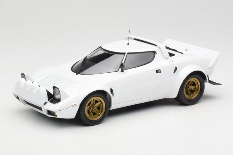 Lancia Stratos HF Stradale ホワイト Minichamps 1:18 155741700 メタル