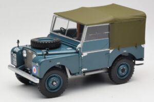 Land Rover 88 Series I ライトブルー Minichamps 1:18 150168907 メタル