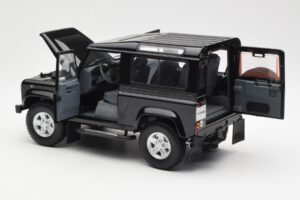 Land Rover Defender 90 Santorini ブラックメタリック Kyosho 1:18 08901BK メタル - 画像 5/8