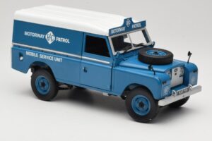 Land Rover Series III 109 Soft Top Motorway Patrol ブルー Eagles Race 1:18 4403 メタル - 画像 6/8