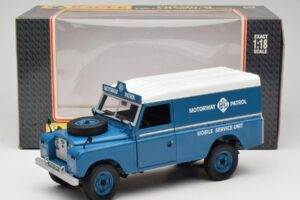 Land Rover Series III 109 Soft Top Motorway Patrol ブルー Eagles Race 1:18 4403 メタル - 画像 8/8