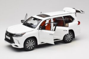 Lexus LX570 J200 ホワイト LCD 1:18 LCD18010-WH メタル - 画像 2/8