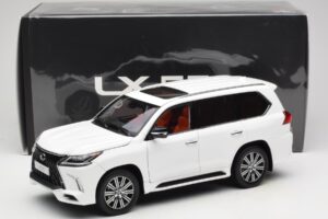 Lexus LX570 J200 ホワイト LCD 1:18 LCD18010-WH メタル - 画像 8/8