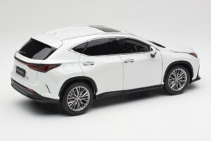 Lexus NX450h+ AZ20 ホワイト Kyosho 1:18 08968Q レジン - 画像 3/8