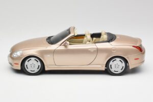 Lexus SC430 ベージュ Maisto 1:18 31629 メタル - 画像 4/8