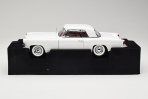 Lincoln Continental Mark II ホワイト Road Signature 1:18 20078-P1 メタル - 画像 3/6