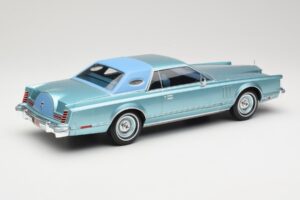 Lincoln Continental Mark V Blue Metallic MCG 1:18 MCG18369 メタル - 画像 2/6