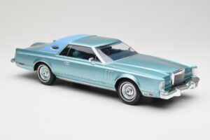 Lincoln Continental Mark V Blue Metallic MCG 1:18 MCG18369 メタル - 画像 4/6