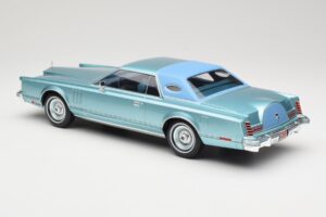Lincoln Continental Mark V Blue Metallic MCG 1:18 MCG18369 メタル - 画像 5/6