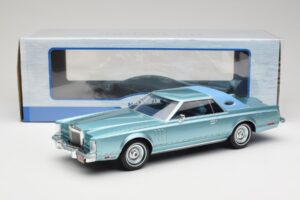 Lincoln Continental Mark V Blue Metallic MCG 1:18 MCG18369 メタル - 画像 6/6