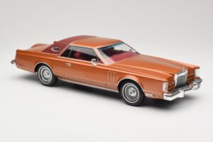 Lincoln Continental Mark V Crystal Apricot Metallic MCG 1:18 MCG18370 メタル - 画像 4/6