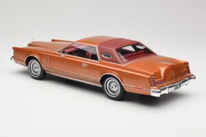 Lincoln Continental Mark V Crystal Apricot Metallic MCG 1:18 MCG18370 メタル - 画像 5/6