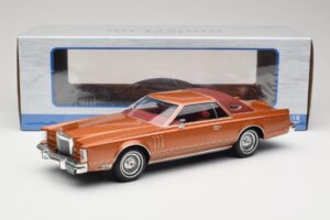 Lincoln Continental Mark V Crystal Apricot Metallic MCG 1:18 MCG18370 メタル - 画像 6/6