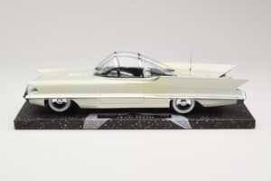 Lincoln Futura Concept ホワイト Minichamps 1:18 107082030 メタル - 画像 3/6