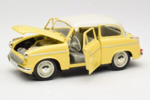 Lloyd Alexander TS イエロー Revell 1:18 08958 メタル - 画像 2/8