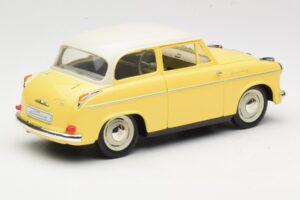 Lloyd Alexander TS イエロー Revell 1:18 08958 メタル - 画像 3/8