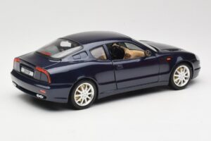 Maserati 3200 GT ブラック Bburago 1:18 3371 メタル - 画像 3/8