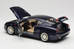 Maserati 3200 GT ブラック Bburago 1:18 3371 メタル - 画像 5/8
