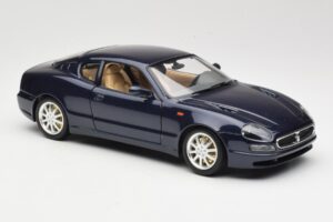 Maserati 3200 GT ブラック Bburago 1:18 3371 メタル - 画像 6/8