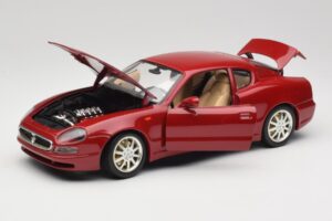 Maserati 3200 GT ダークレッド Bburago 1:18 3341-M2 メタル - 画像 2/8