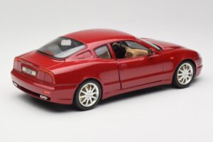 Maserati 3200 GT ダークレッド Bburago 1:18 3341-M2 メタル - 画像 3/8