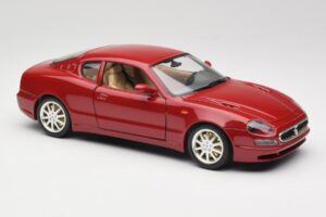 Maserati 3200 GT ダークレッド Bburago 1:18 3341-M2 メタル - 画像 6/8