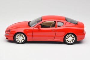 Maserati 3200 GT レッド Bburago 1:18 3341 メタル - 画像 4/8