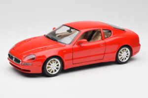 Maserati 3200 GT レッド Bburago 1:18 3341 メタル