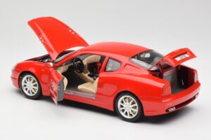 Maserati 3200 GT レッド Bburago 1:18 3341 メタル - 画像 5/8