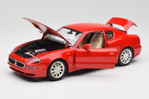 Maserati 3200 GT Rosso Mondiale Bburago 1:18 3341-M1 メタル - 画像 2/8