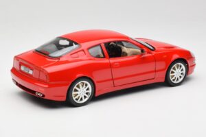 Maserati 3200 GT Rosso Mondiale Bburago 1:18 3341-M1 メタル - 画像 3/8