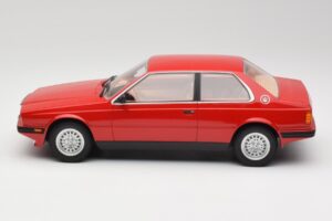 Maserati BiTurbo Coupe Rosso Corsa Minichamps 1:18 107123501 レジン - 画像 3/6