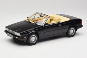 Maserati BiTurbo Spyder ブラック Minichamps 1:18 107123531 レジン