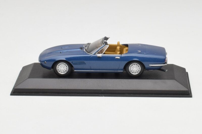 Maserati Ghibli Spyder ブルー Minichamps 1:43 400123330 メタル