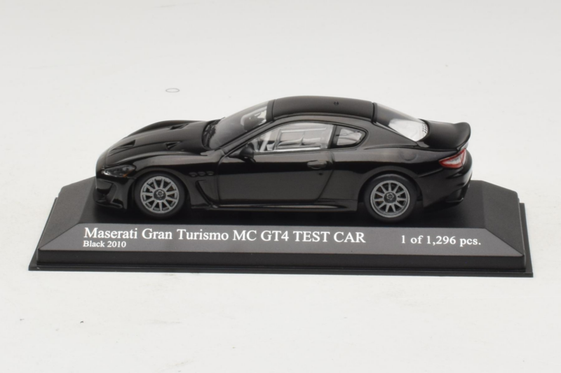 Maserati GranTurismo MC GT4 ブラック Minichamps 1:43 400101202 メタル