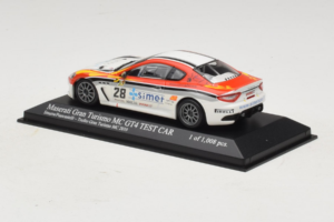 Maserati GranTurismo MC GT4 #28 Smurra / Piancastelli Maserati MC 2010 Minichamps 1:43 400101228 メタル - 画像 3/5