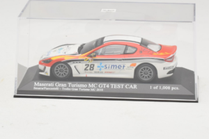 Maserati GranTurismo MC GT4 #28 Smurra / Piancastelli Maserati MC 2010 Minichamps 1:43 400101228 メタル - 画像 4/5