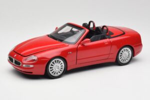 Maserati GT Spyder レッド Bburago 1:18 34097 メタル