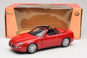 Maserati GT Spyder レッド Bburago 1:18 34097 メタル - 画像 8/8