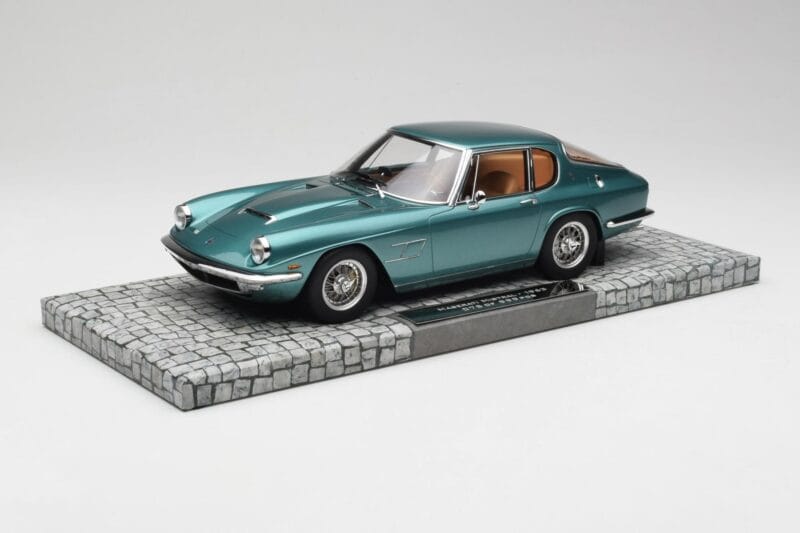Maserati Mistral ブルー Minichamps 1:18 107123420 レジン