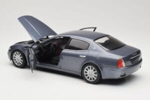 Maserati Quattroporte Blue Metallic Hot Wheels 1:18 B7003 メタル - 画像 5/8