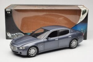 Maserati Quattroporte Blue Metallic Hot Wheels 1:18 B7003 メタル - 画像 8/8