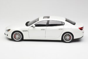 Maserati Quattroporte VI GTS アルパインホワイト AUTOart 1:18 75808 メタル - 画像 4/8
