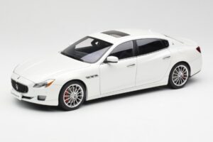 Maserati Quattroporte VI GTS アルパインホワイト AUTOart 1:18 75808 メタル